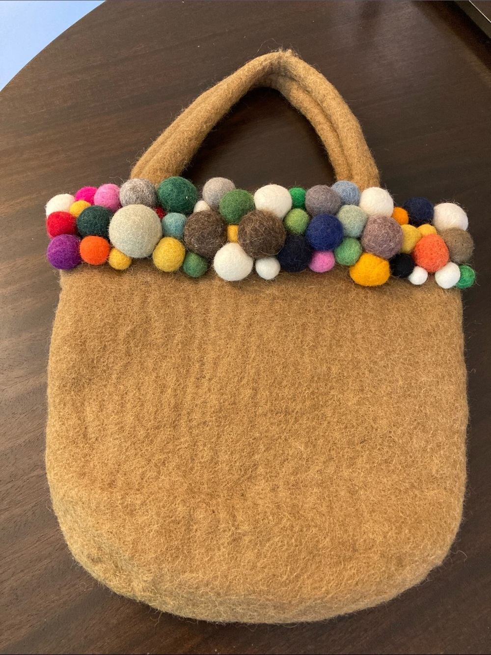 Felt small bag.